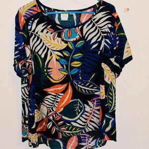 C & C Linen Top. Vibrant tropical print. 1X